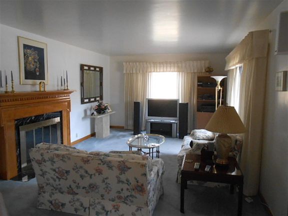 4th image of 322 Jackman St