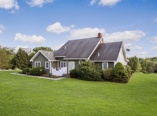 116 Hobbs Ln, Clinton Corners, NY 12514