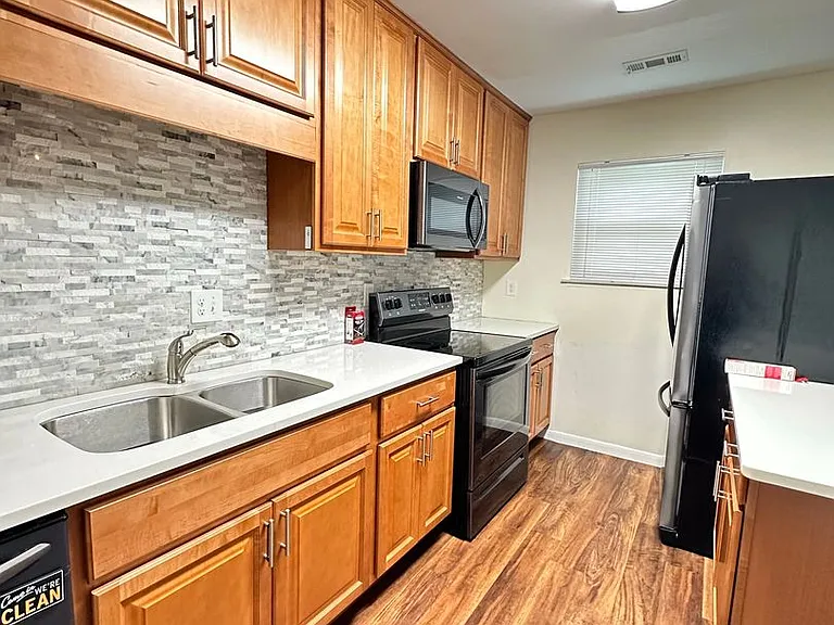 2105 London Company Way — Photo 10