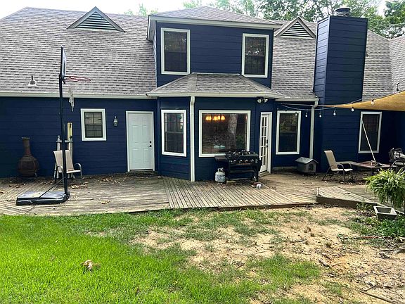 2nd image of 2217 Oak Hollow Ln