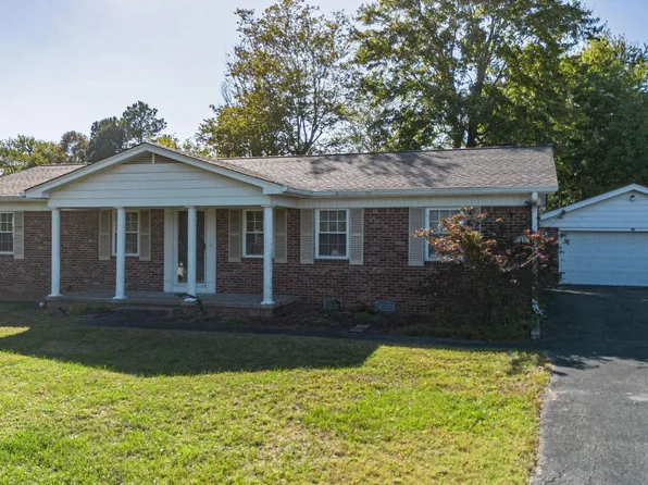576 Hickory St, Calvert City, KY 42029