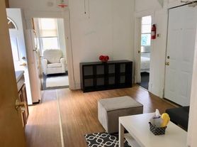 2002 Maple Ave, Evanston, IL