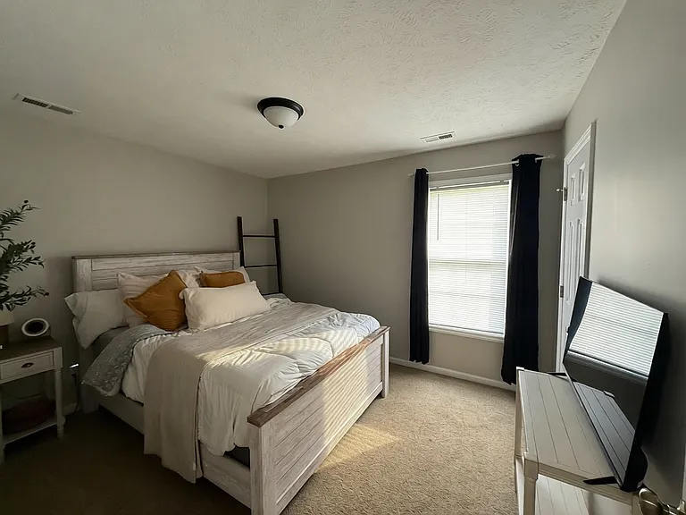 220 Walden Green Dr — Photo 19