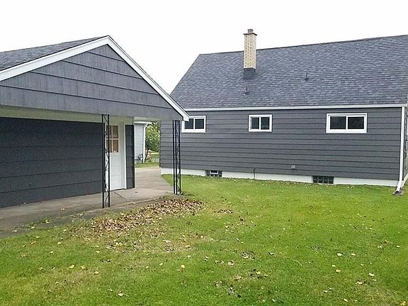 3rd image of 125 Lemoine Ave