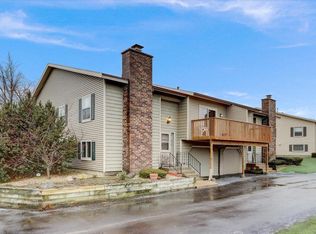 10260 Parkedge Cir, Franklin, WI 53132