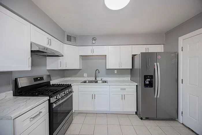 1721 E Sheridan St #D — Photo 8