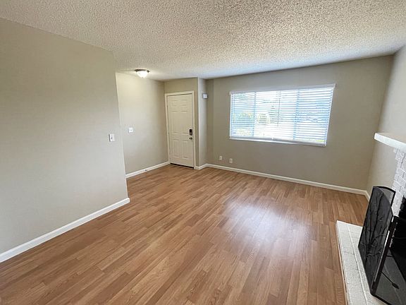 3rd image of 101 Chapman Ct