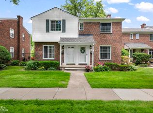 22951 Lee Ct, Saint Clair Shores, MI 48080