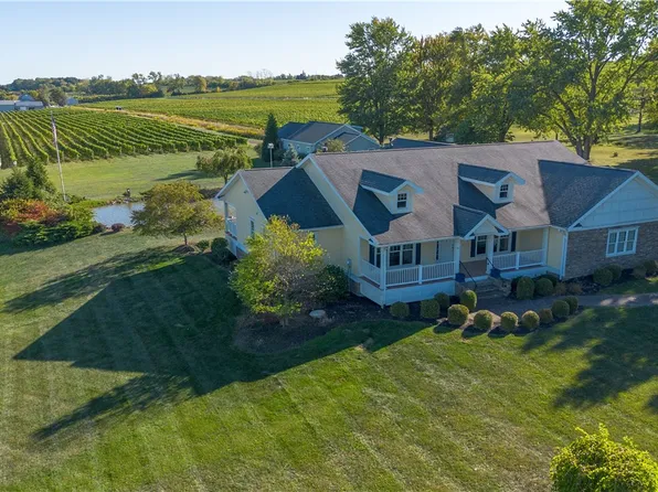 65 White Springs Ln, Geneva, NY 14456