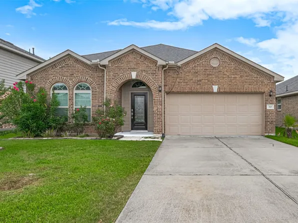 310 Gulf Winds Dr, Bacliff, TX 77518