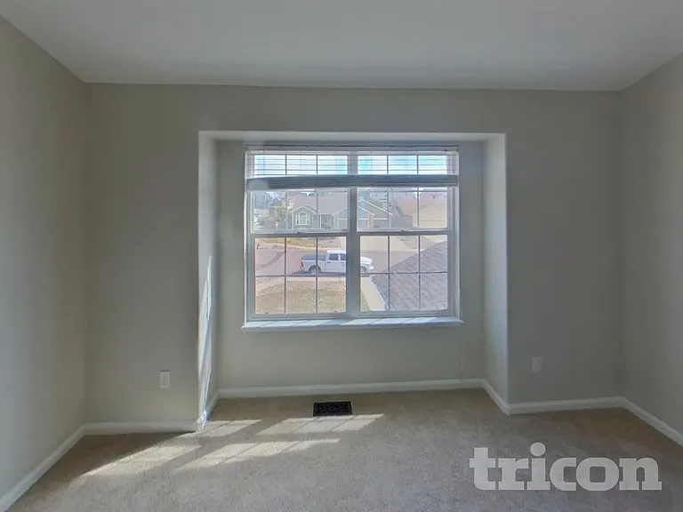 6530 Latah Ln — Photo 8