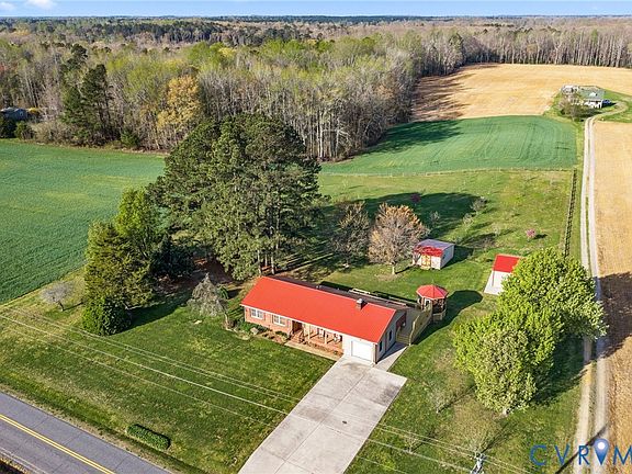 2nd image of 426 Lara Rd