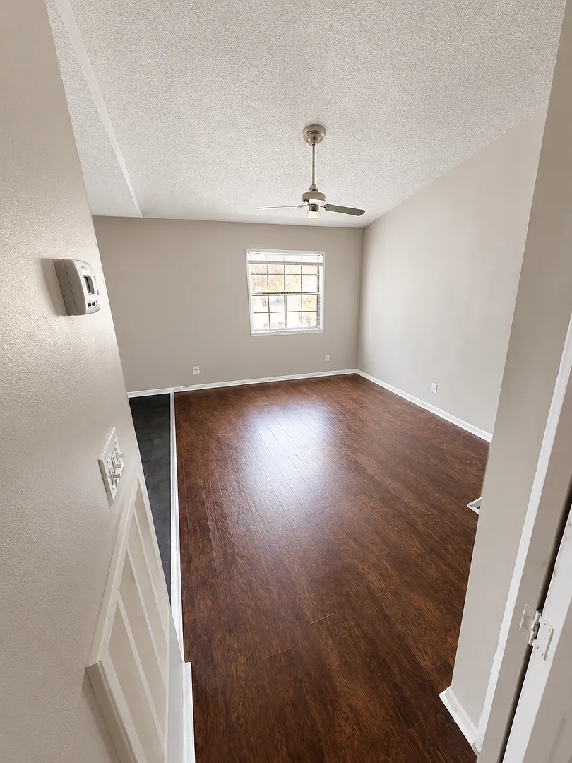 Two bedroom, 1.5 bath condo in High Point — Photo 2