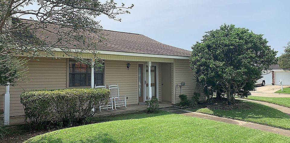 1st image of 1600 Marseille Dr APT 1