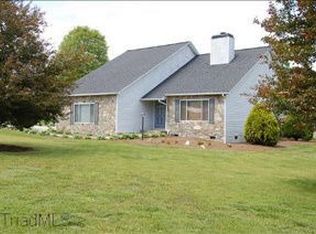 990 Yadkin Valley Rd, Advance, NC 27006