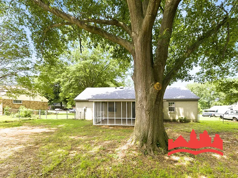 7002 Richard Wilson Dr — Photo 32