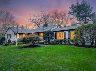 5 Meadow Ln, Roseland, NJ 07068