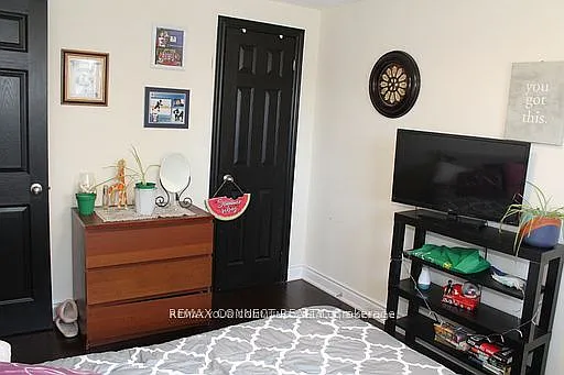 376 Dwight Ave — Photo 18
