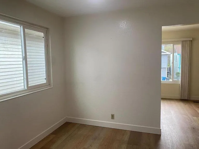 81 Camelot Ct — Photo 11