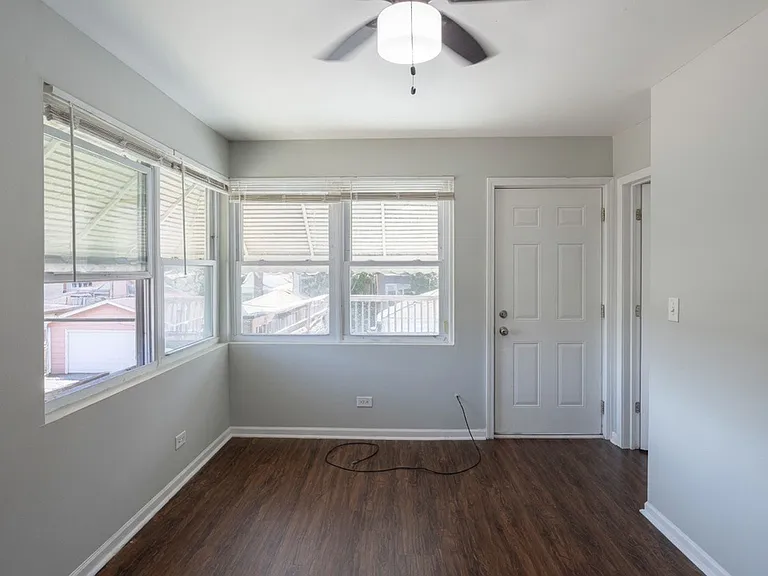 5834 W Irving Park Rd #1R — Photo 4