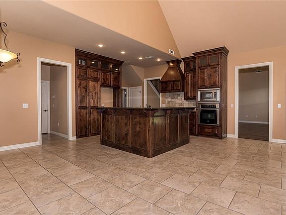 3rd image of 4135 E Eastpoint Dr