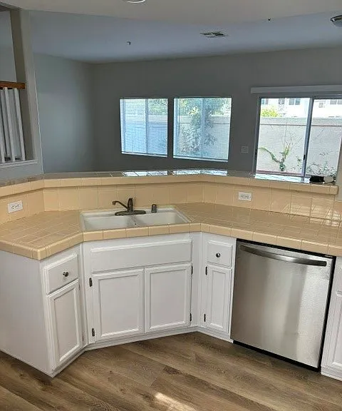 674 W Vermont Ave — Photo 6