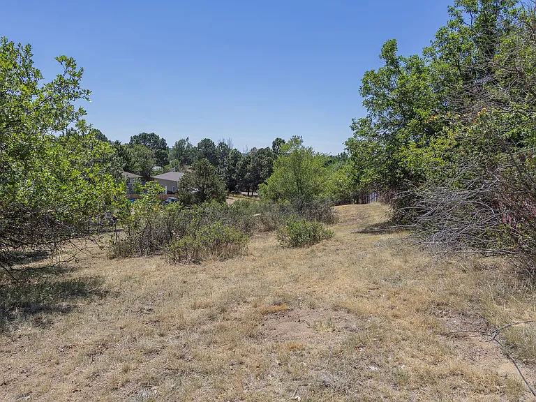 5418 Alta Loma Rd — Photo 10