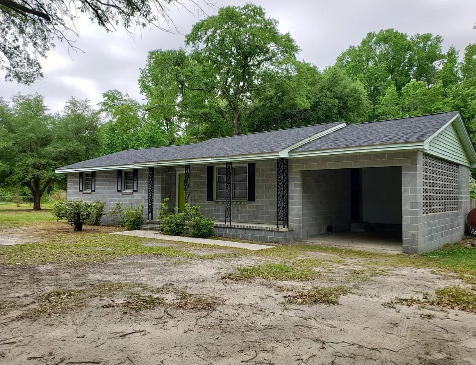3 bed, 1329 sqft, $1,050 — Photo 1
