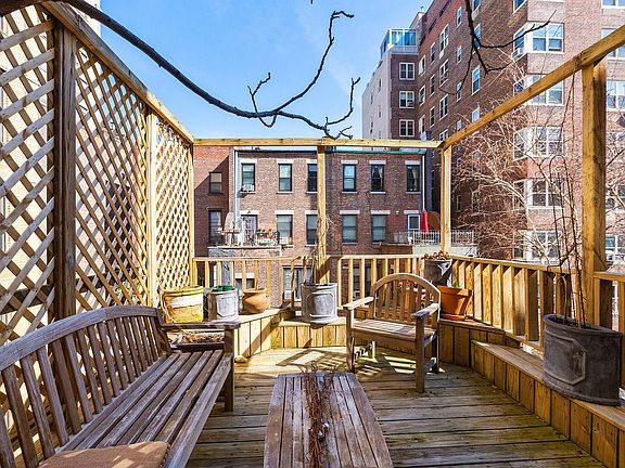 2nd image of 325 W 75th St APT 3