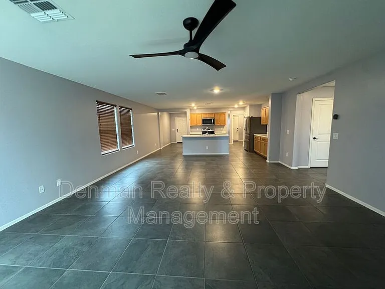 1633 W Pinkley Ct — Photo 14