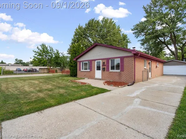 22509 Avon St, Saint Clair Shores, MI 48082