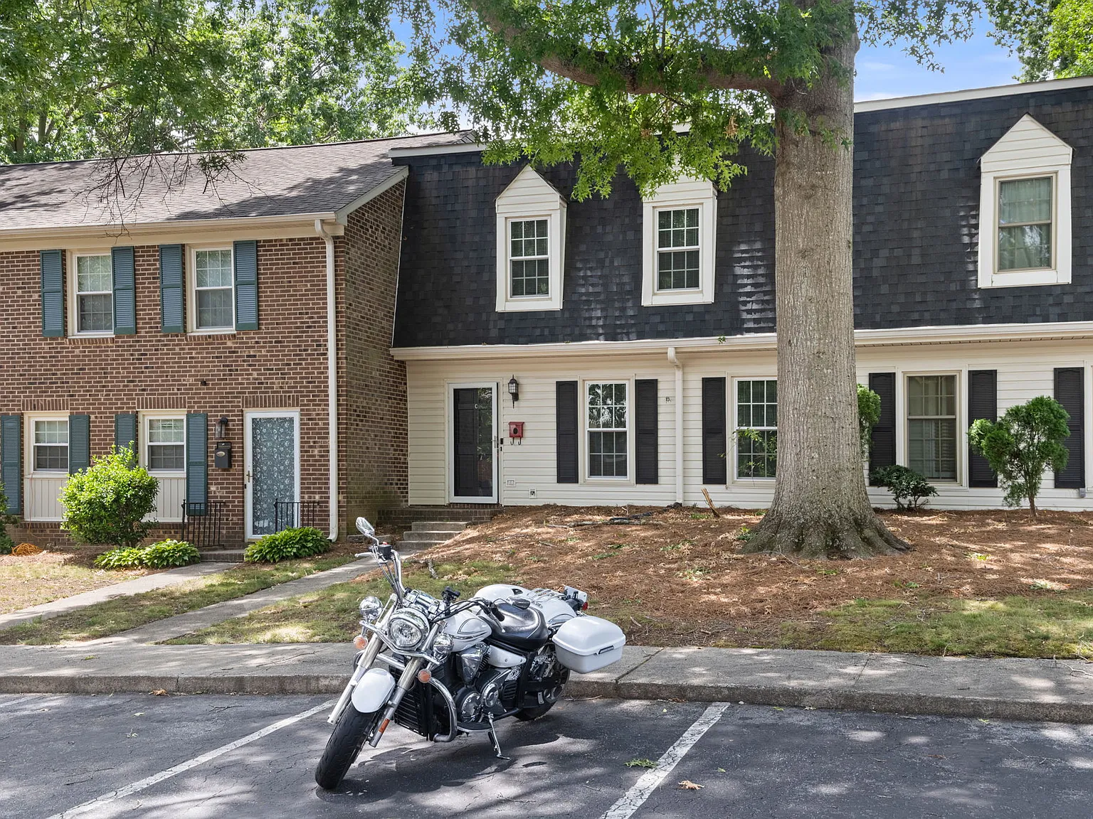 3 bed, 2.5 bath, 1584 sqft, $1,650 — Photo 3