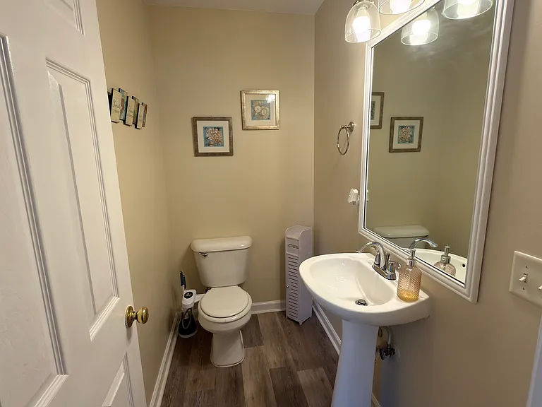 525 Pointe Dr — Photo 6