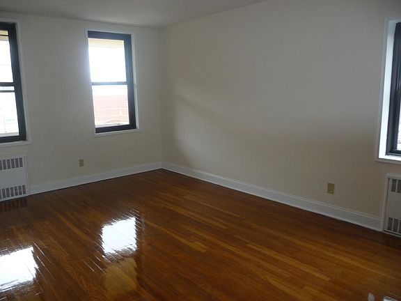 3rd image of 11 W End Ave #4