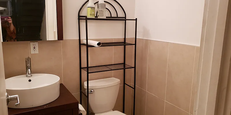 Rented by MCR Realty | media 9