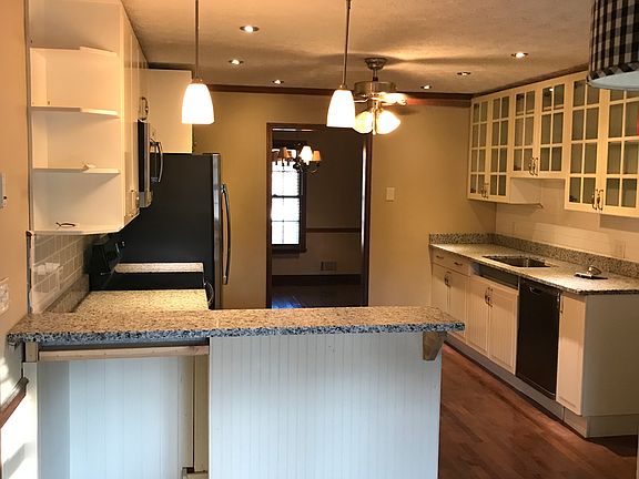 3rd image of 230 Merrydale Dr