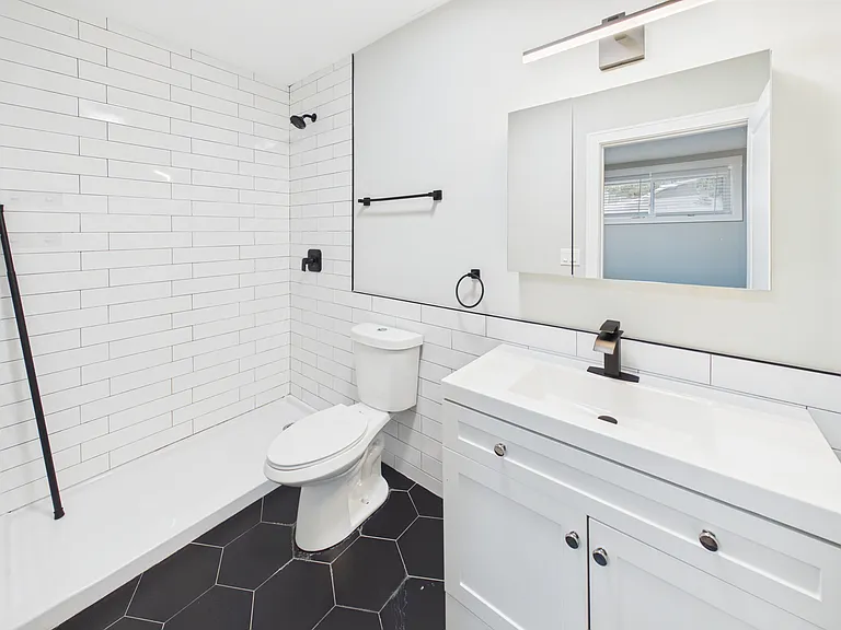 1900 W 17th St #1R — Photo 15