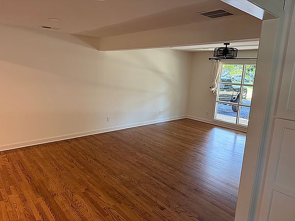 2nd image of 138 W White Rd
