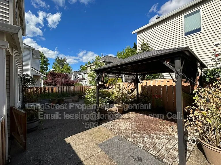 2958 NE 13th Dr — Photo 29