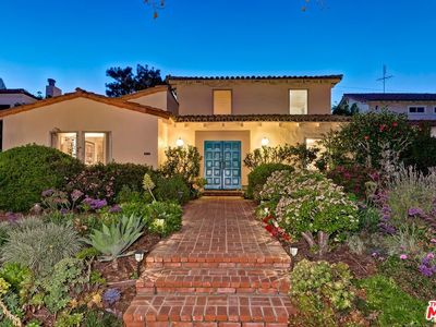 213 S Rodeo Dr, Beverly Hills, CA, 90212