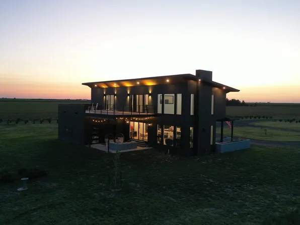 33728 736th Rd, Enders, NE 69027