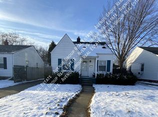 18572 Kenosha St, Harper Woods, MI