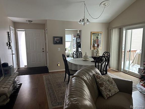 5th image of 1634 Fielding Dr