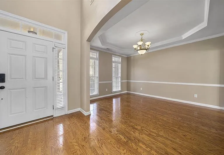 130 Candler Ct — Photo 4