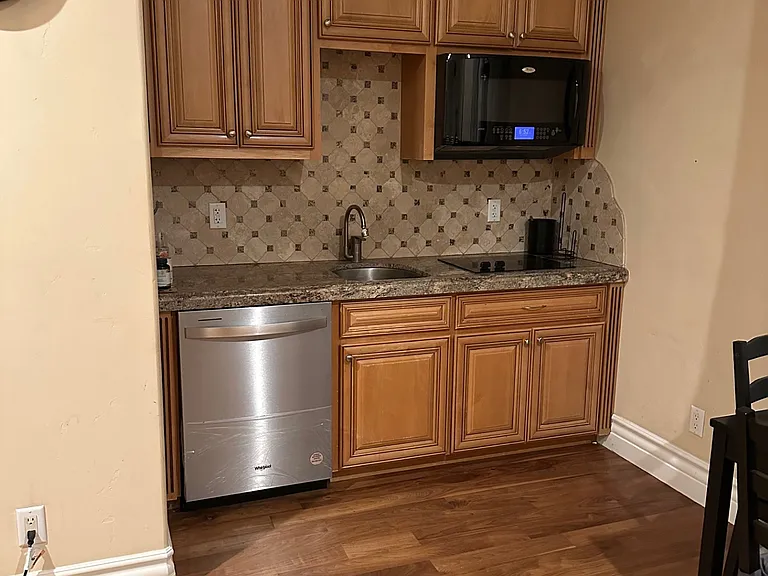 135 Carmelita Dr — Photo 32