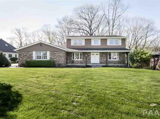 64 Hickory Ridge Dr, Morton, IL 61550