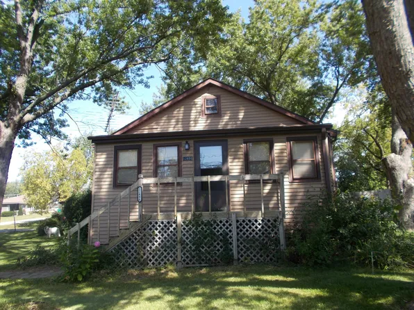 12486 W York House Rd, Beach Park, IL 60087