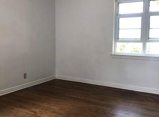 39 Spruce St APT 3, Great Neck, NY 11021