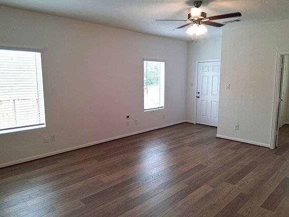 Family Room (2)