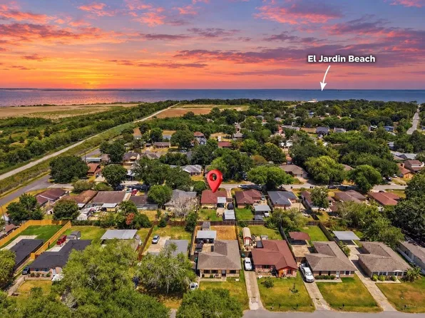4722 Caroline St, Seabrook, TX 77586